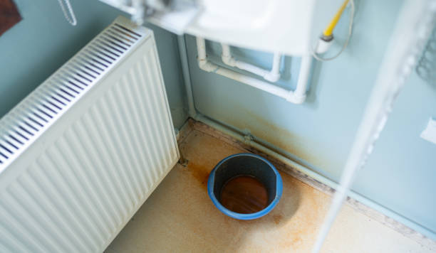 Best Emergency water damage restoration  in Long Beach, WA